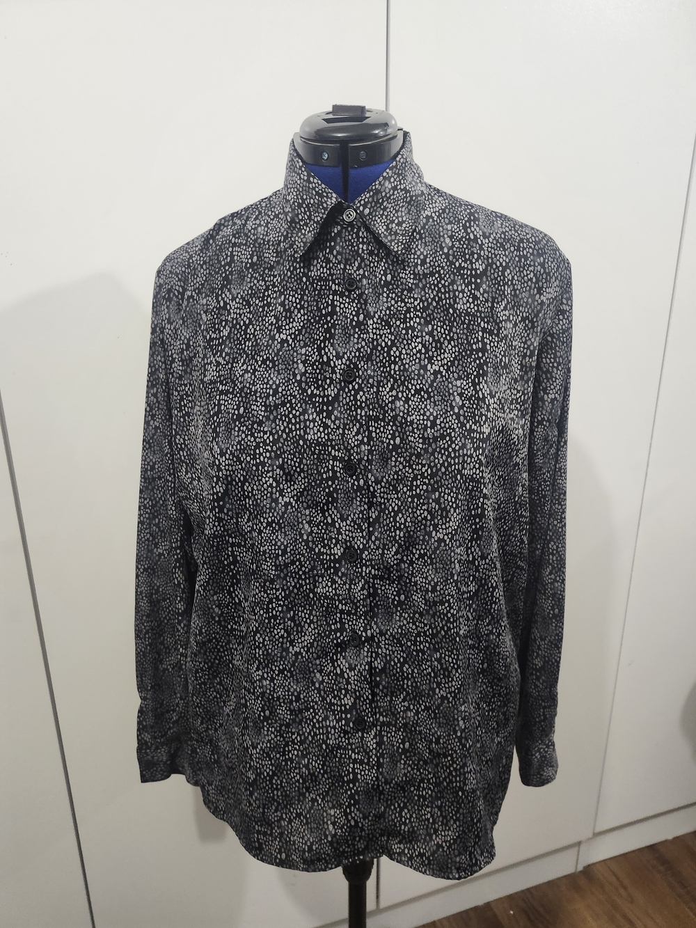 Karen Scott Black and White Speckled Button-Front Blouse